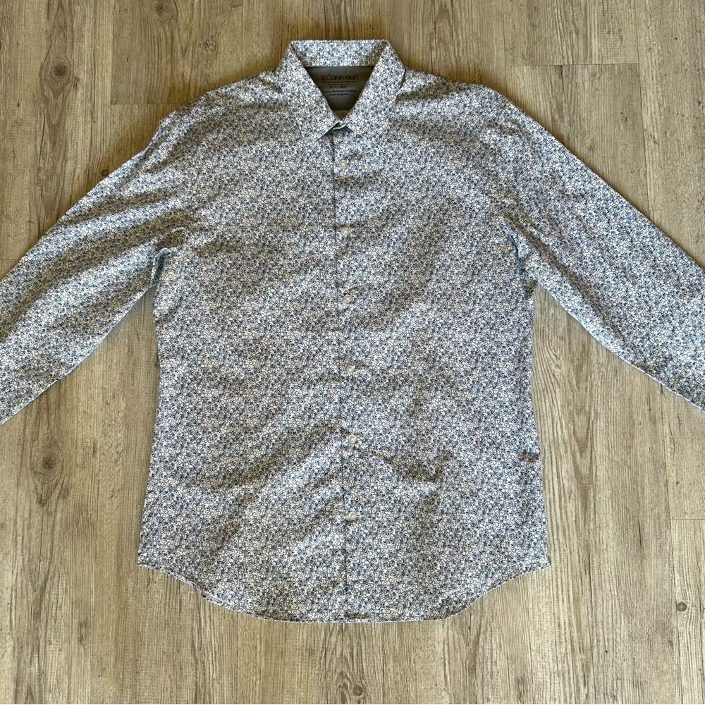 Wrinkle-free Calvin Klein extreme slim fit dress/dinner shirt